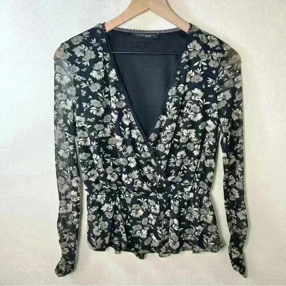 Common Collection Find the Joy Women’s Floral Mesh Surplice Top Size Small - Picture 4 of 15